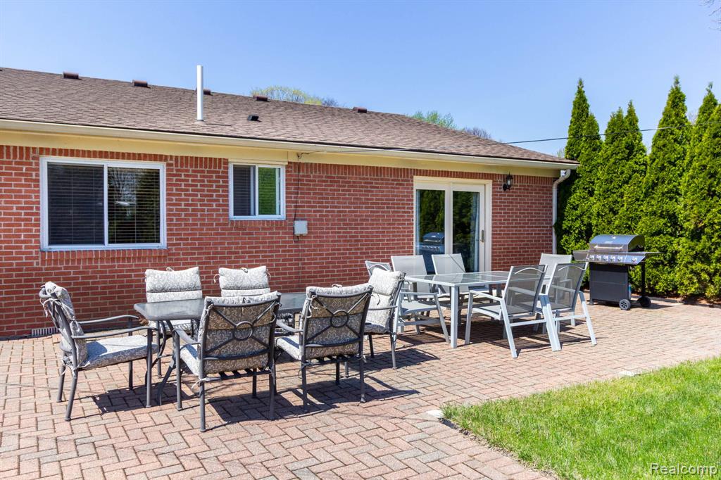 27948 Green Willow Street, Farmington, MI 48331 — Photo 54