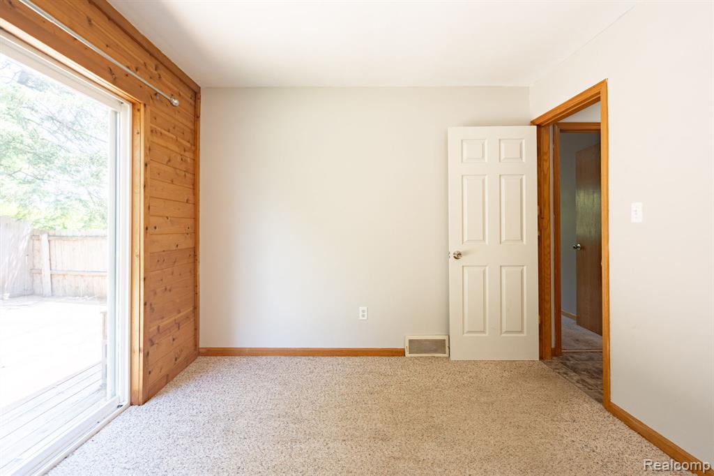 4069 Loch Drive, Highland, MI — Photo 18