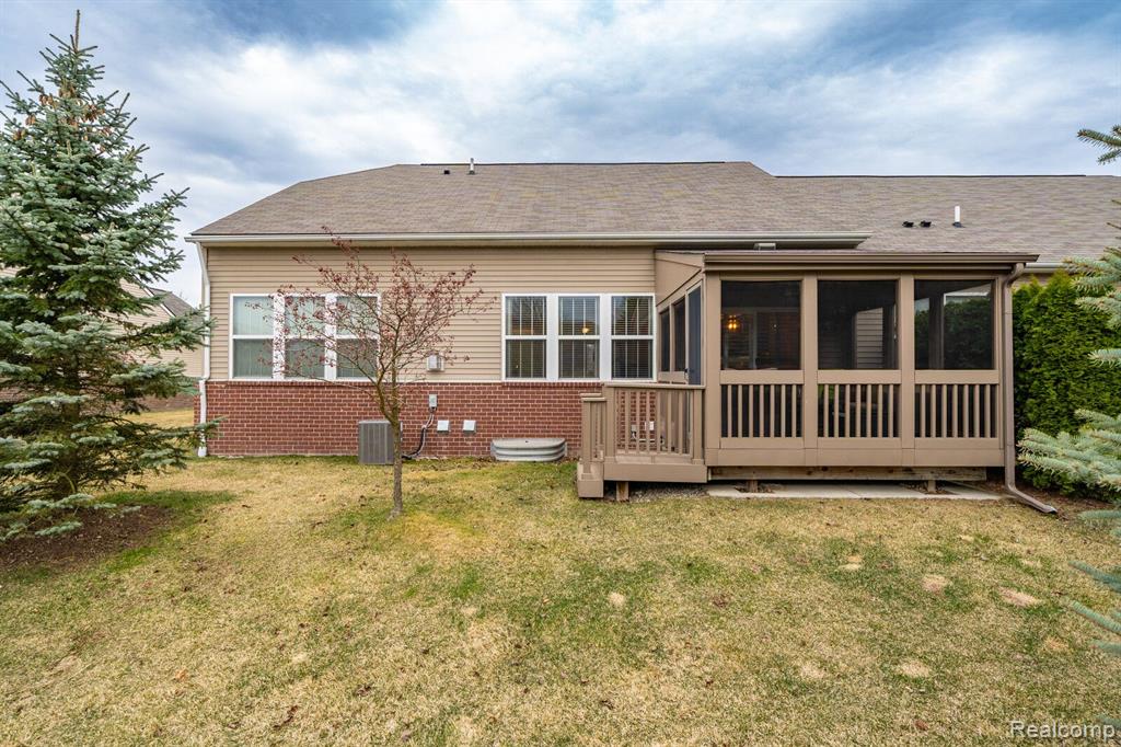 49446 LAKEWOOD Street, Macomb, MI 48042 — Photo 31