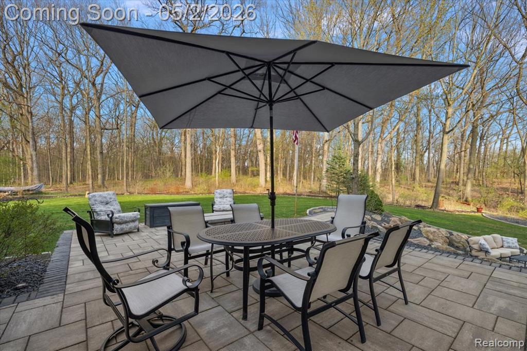 930 Bear Creek Court, Rochester, MI 48306 — Photo 8