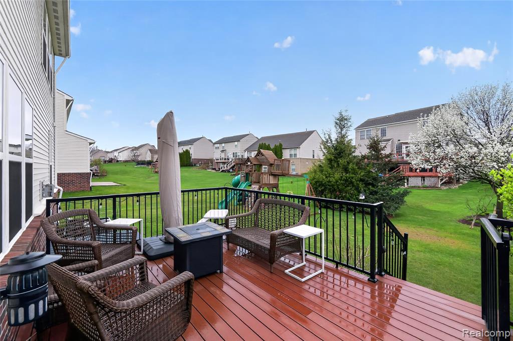 30192 Macintosh Lane, New Hudson, MI 48165 — Photo 40