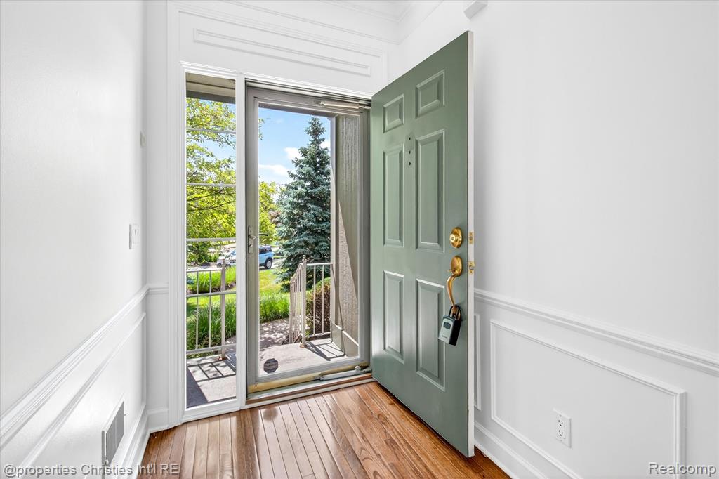 16502 Cypress Court, Northville, MI 48168 — Photo 8