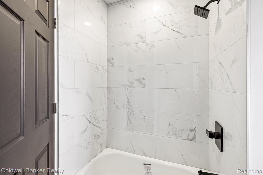 639 BELMONT Street, Detroit, MI 48202 — Photo 20