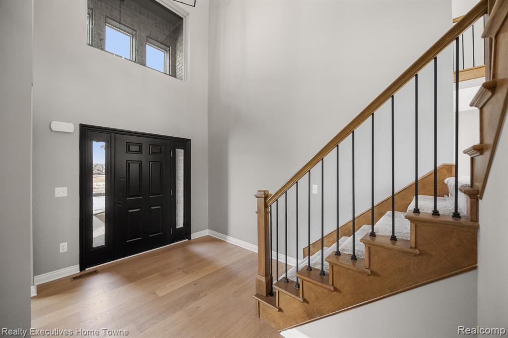 53972 CARRIGAN Drive, New Baltimore, MI 48047 — Photo 17