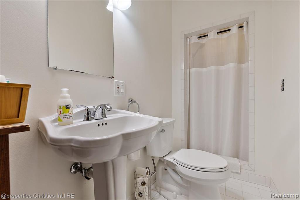 3417 Seminole Street, Detroit, MI, 48214