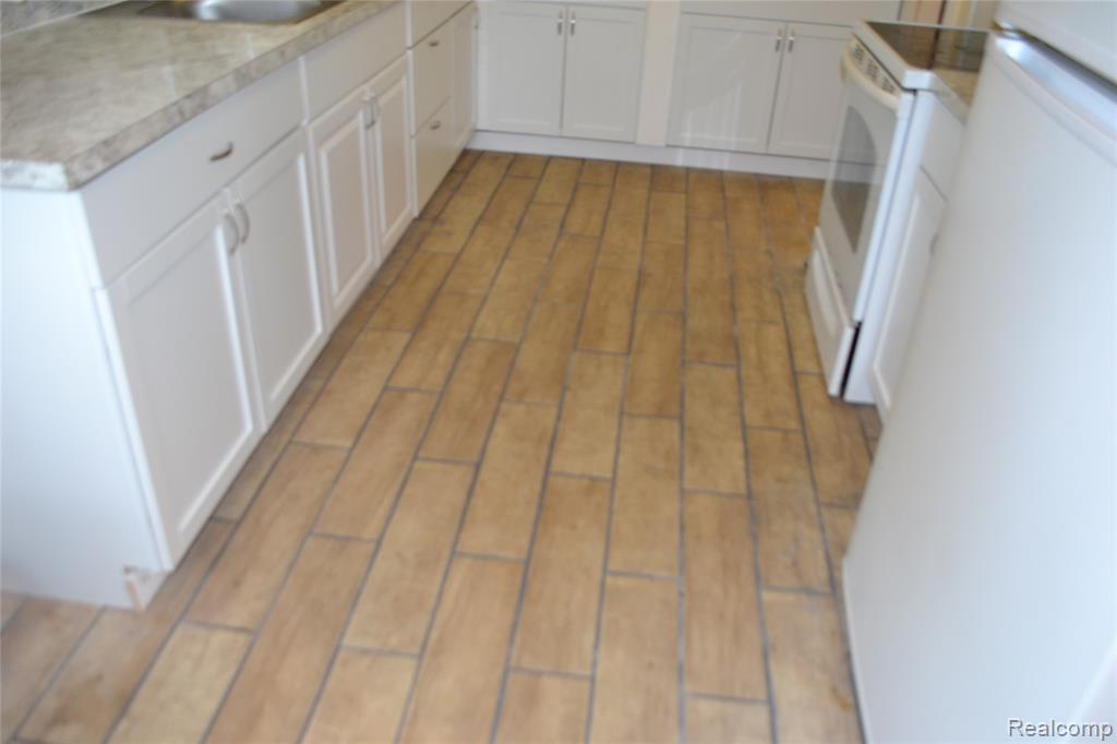 5084 Lennon Road, Flint, MI 48507 — Photo 11