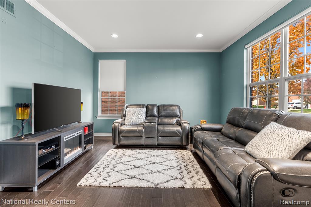 17632 Goldeneye Drive, Clinton Twp, MI 48038 — Photo 3