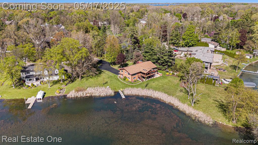 6305 N SHORE Court, West Bloomfield, MI 48324 — Photo 31