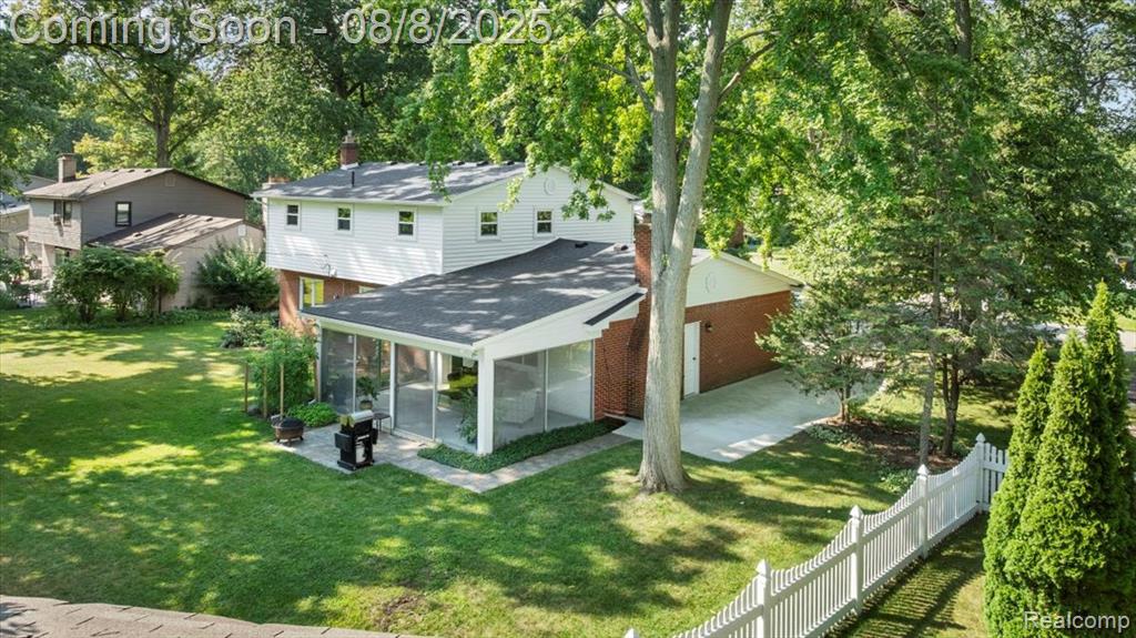 8751 Woodside Drive, Grosse Ile, MI 48138 — Photo 42