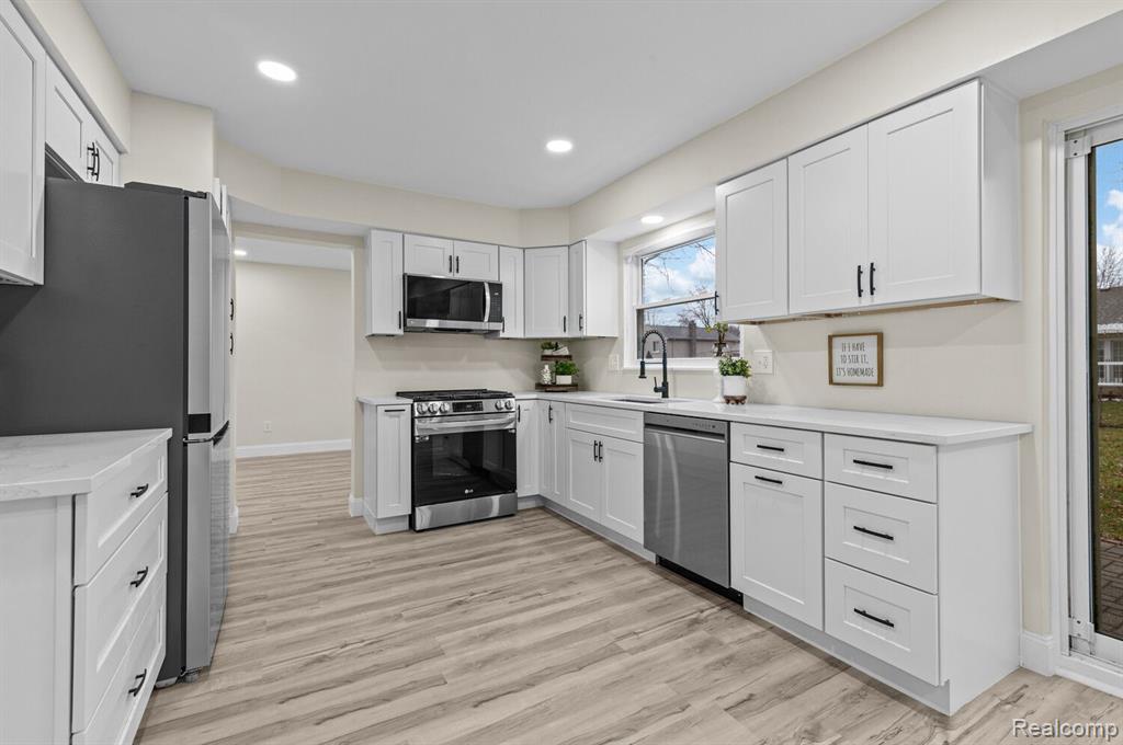 7451 ADMIRALTY Drive, Canton, MI 48187 — Photo 12