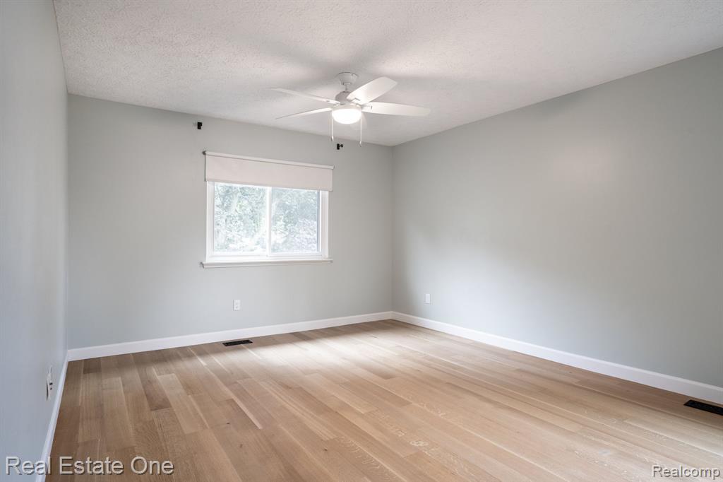 635 RANDALL, Troy, MI 48085 — Photo 19