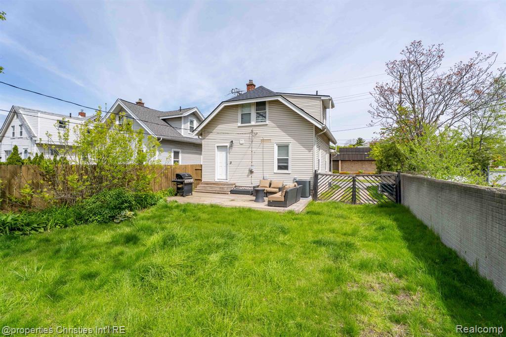 988 E Troy Street, Ferndale, MI 48220 — Photo 34