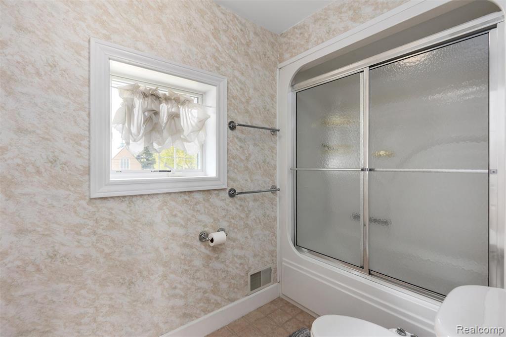 30134 Jefferson Avenue, Saint Clair Shores, MI 48082 — Photo 38