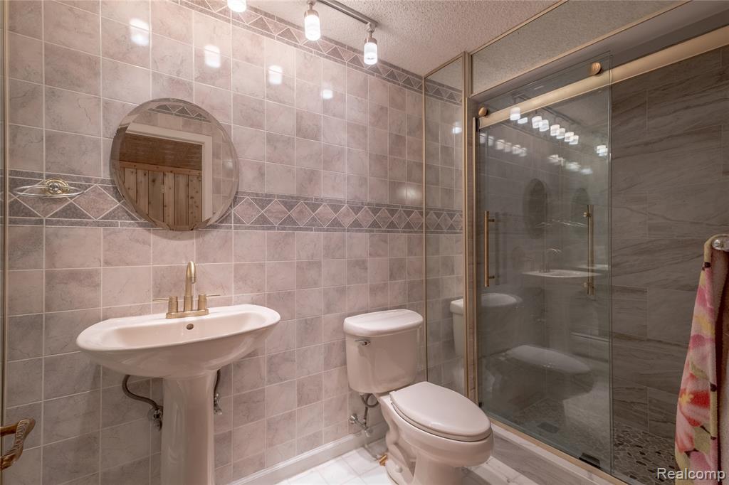 6576 Balmoral Terrace, Clarkston, MI — Photo 35