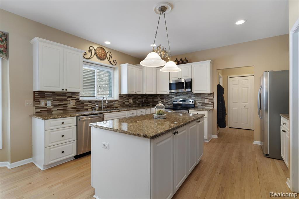 55453 Macintosh Court, Shelby Twp, MI 48316 — Photo 6