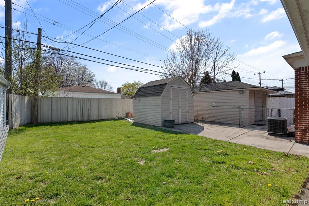 8540 ARNOLD Street, Dearborn Heights, MI 48127 — Photo 33
