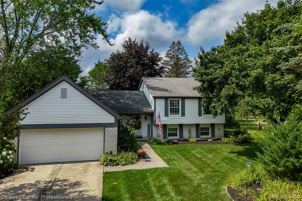 5075 Bayside Drive, Troy, MI 48098 — Photo 2
