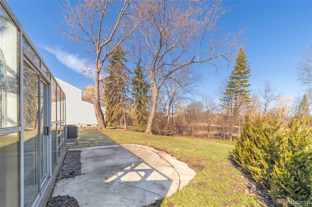 5590 Bayswater Road, West Bloomfield, MI — Photo 48