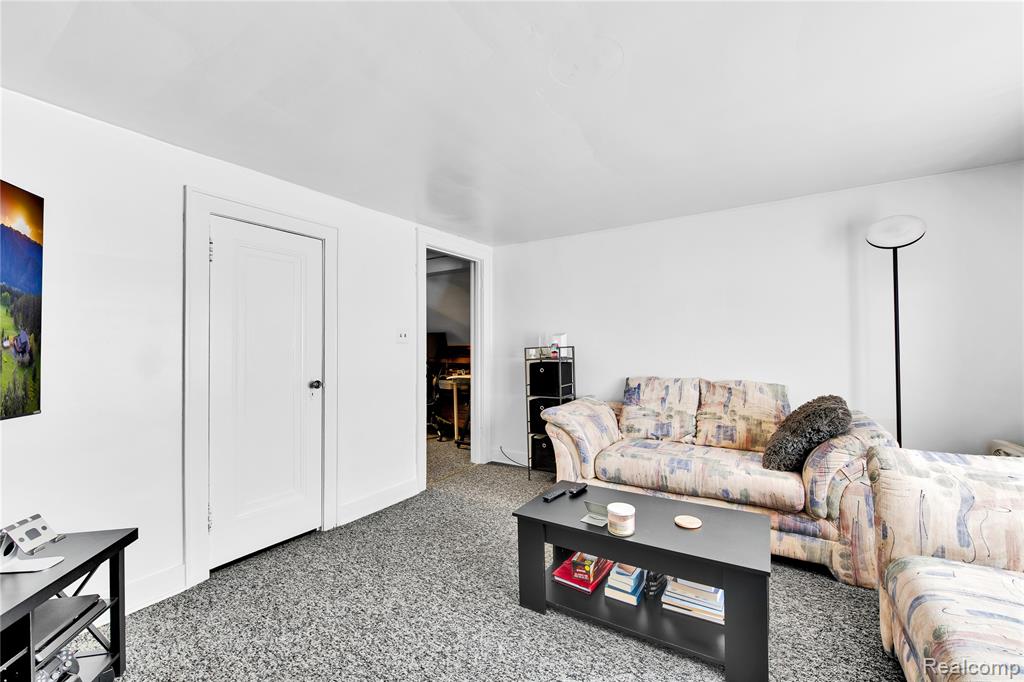 2952 PRYNNE Street, Keego Harbor, MI 48320 — Photo 27