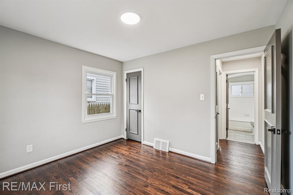 23818 Tawas Avenue, Hazel Park, MI 48030 — Photo 9