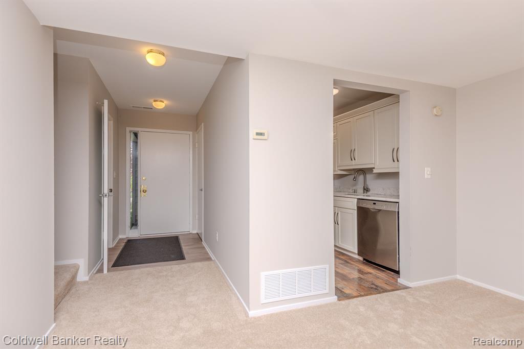759 PENINSULA, Ann Arbor, MI 48105 — Photo 24