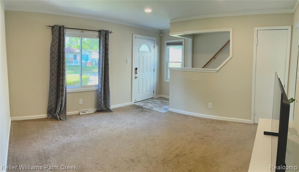 880 E Rowland Avenue, Madison Heights, MI 48071 — Photo 4