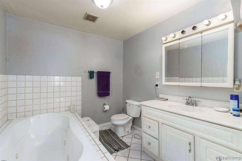 4206 GRAND BLANC Road, Swartz Creek, MI 48473 — Photo 26