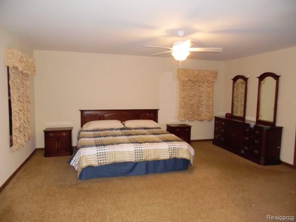 720 SHELLEY Drive, Rochester Hills, MI 48307 — Photo 18