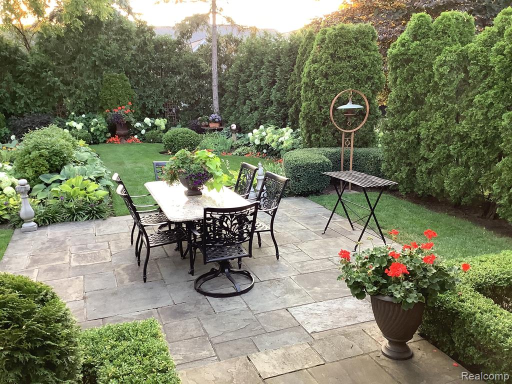 768 SOUTHFIELD Road, Birmingham, MI 48009 — Photo 44