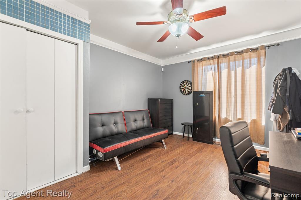 4238 GLOUCESTER Drive, Sterling Heights, MI 48310 — Photo 19