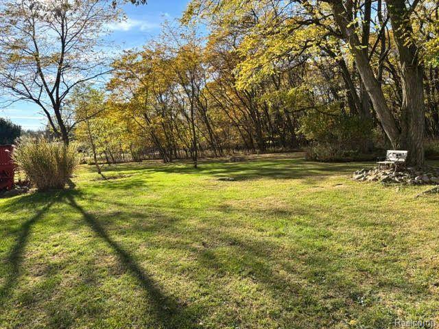 6475 HARTLAND Road, Fenton, MI 48430 — Photo 37