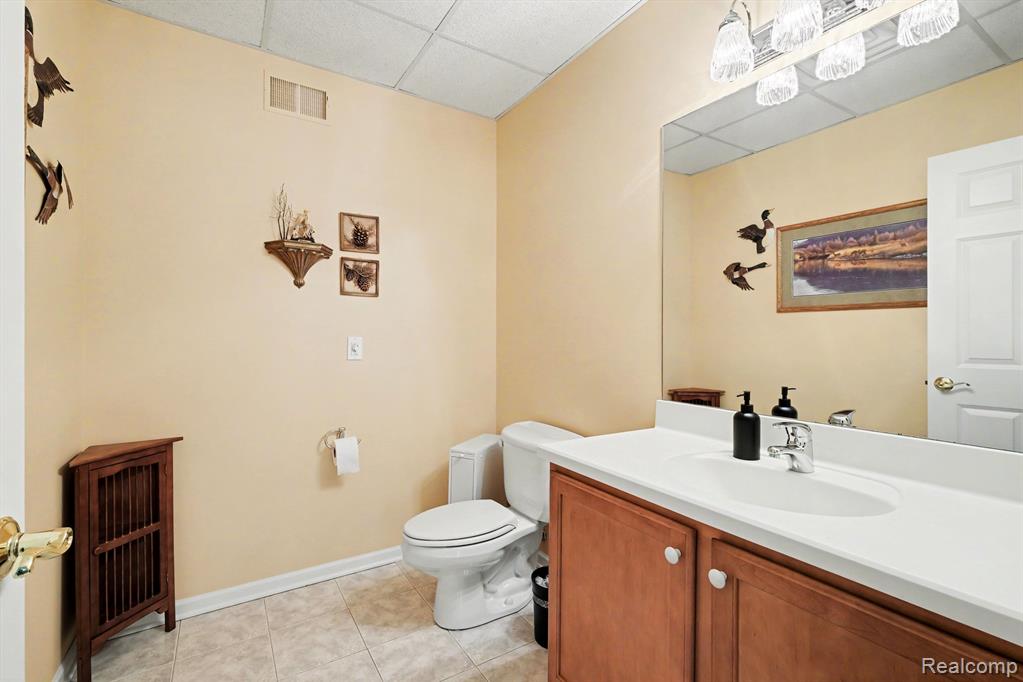 2215 Ridgemoor Court, Burton, MI 48509 — Photo 36