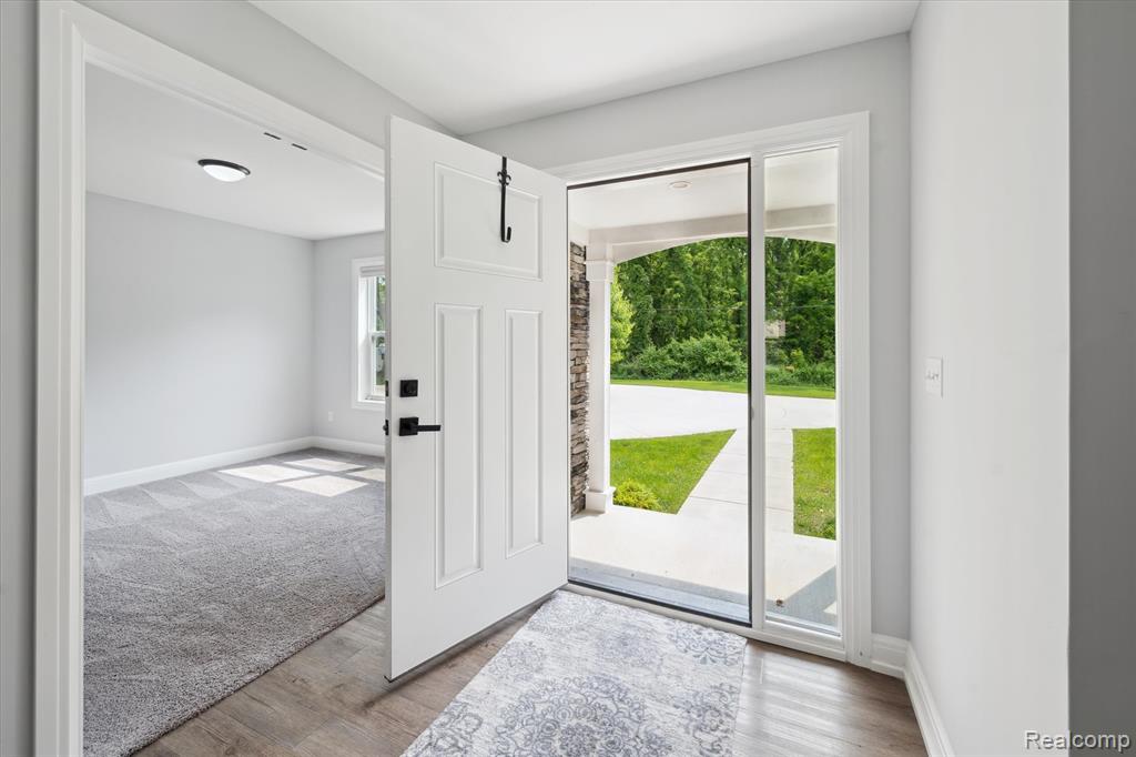 595 BRIGHTON LAKE RD, Brighton, MI 48116 — Photo 7