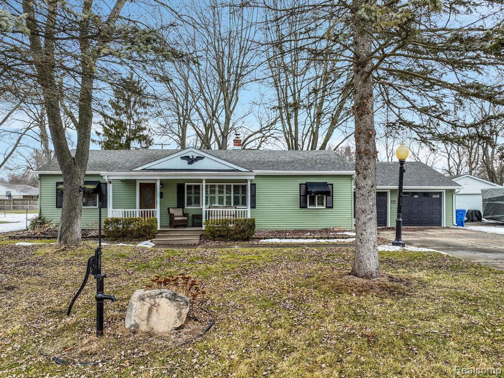 7464 S SHAKER Drive, Waterford, MI 48327 — Photo 2