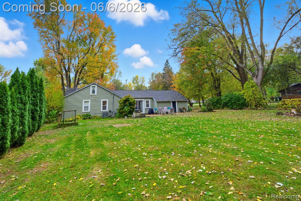 8749 Pacton Drive, Shelby Twp, MI 48317 — Photo 24