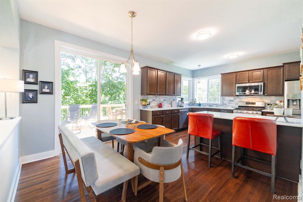 299 NAPA VALLEY Drive, Milford, MI 48381 — Photo 15