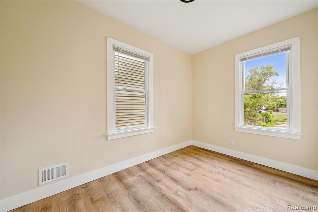 4222 Cadillac Boulevard, Detroit, MI 48214 — Photo 10