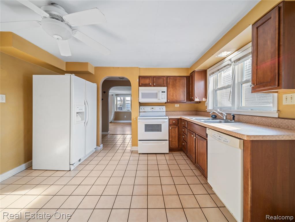 8202 Hyne Road, Brighton, MI 48114 — Photo 9