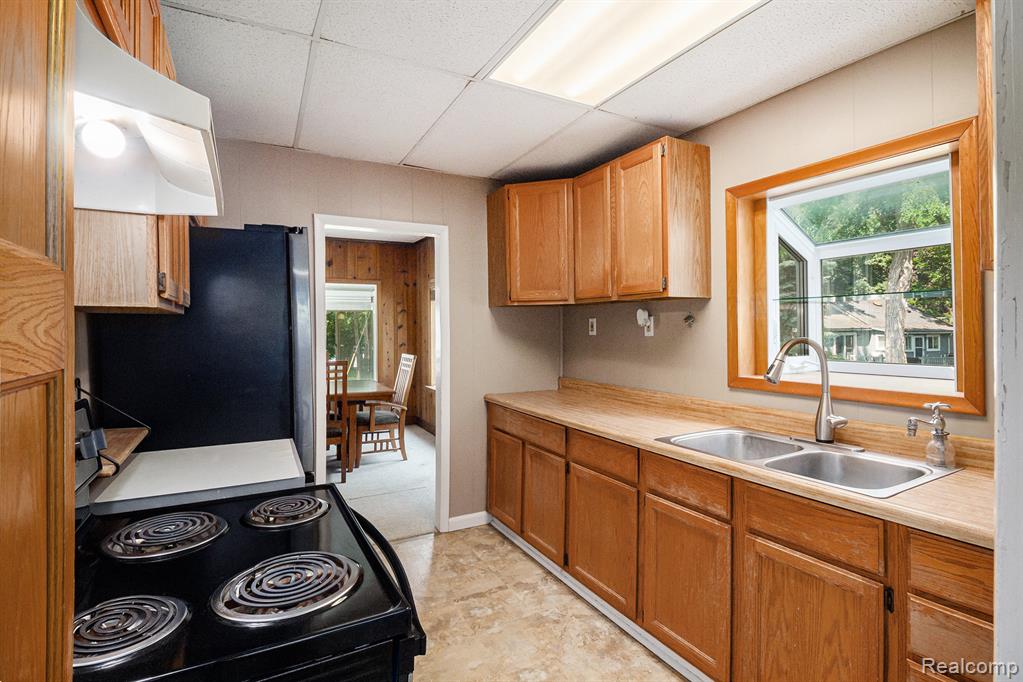 5905 Fonda Lake Drive, Brighton, MI 48116 — Photo 12