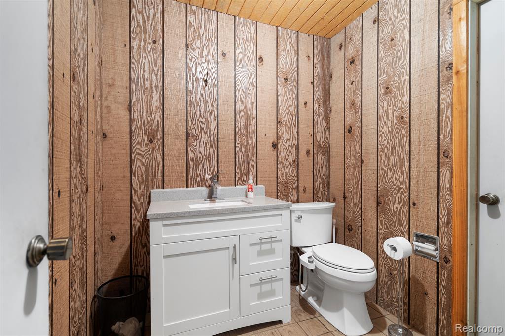 4339 FENMORE Avenue, Waterford, MI 48328 — Photo 46