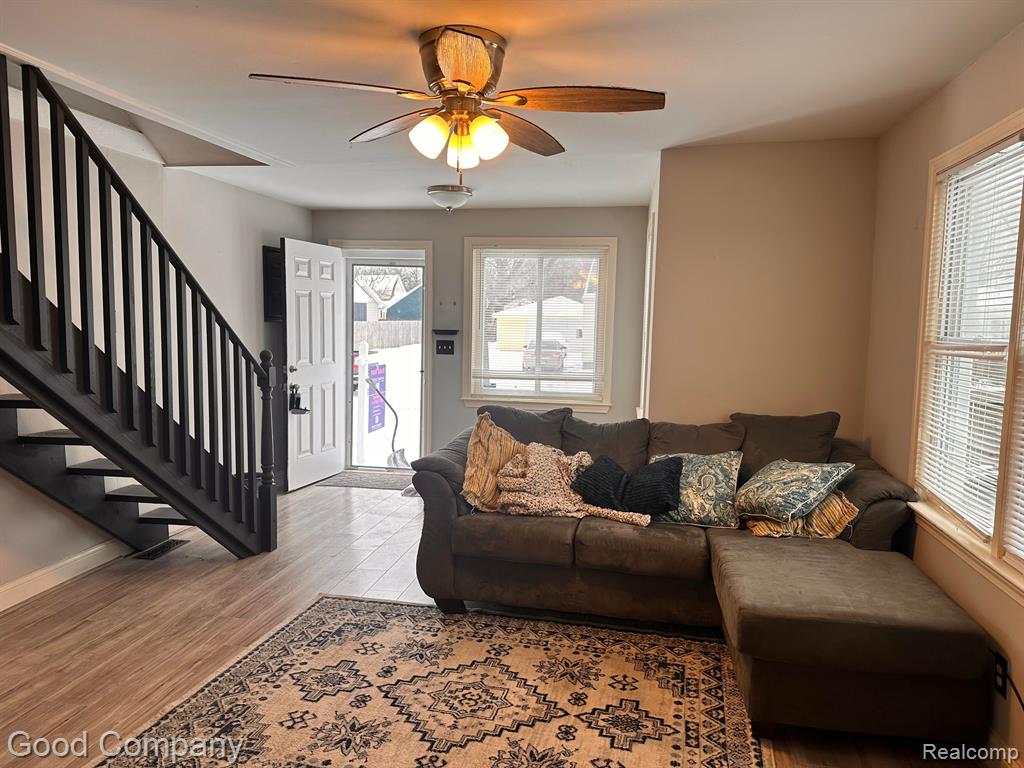 419 W HAYES Avenue, Hazel Park, MI 48030 — Photo 3