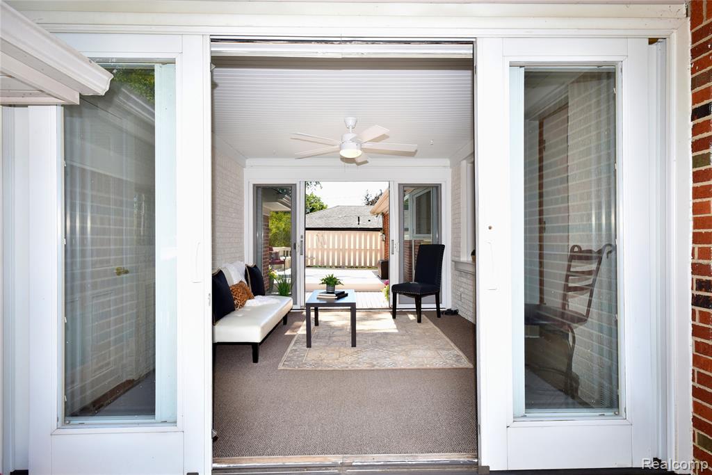 18146 Riverside Drive, Beverly Hills, MI 48025 — Photo 34