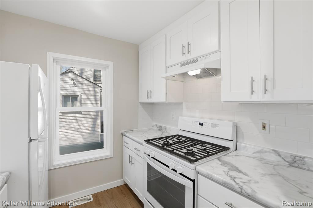 33451 Brown Street, Garden City, MI — Photo 14
