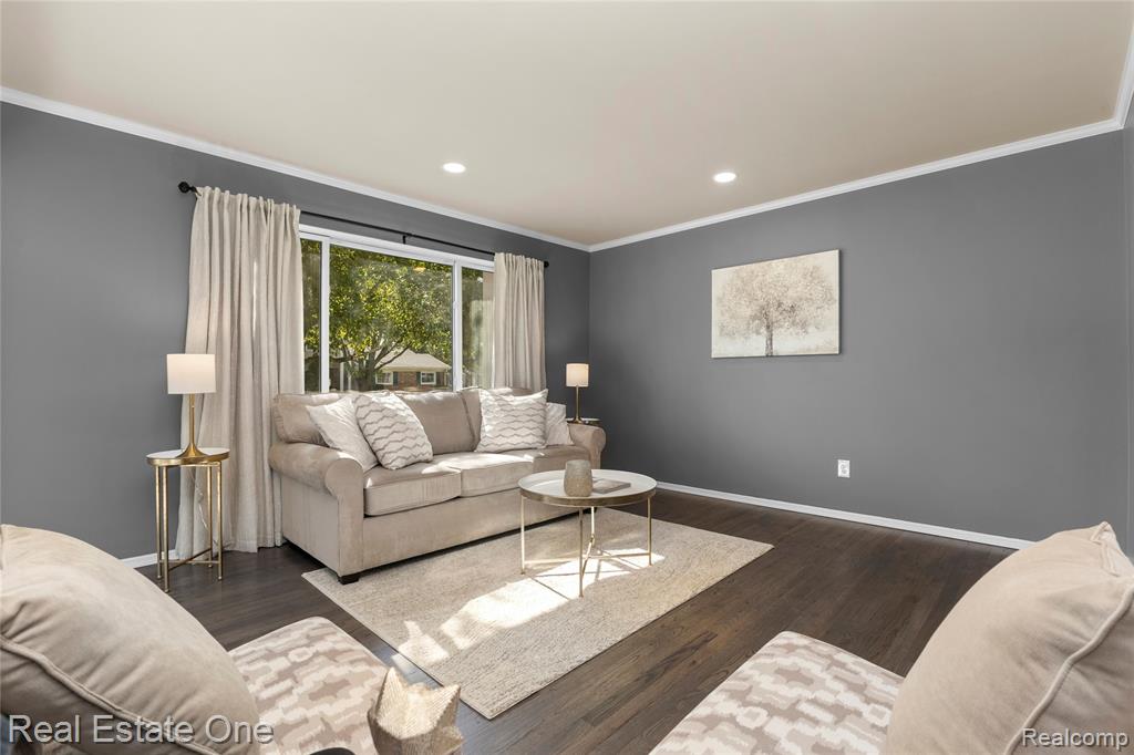 5011 Thorncroft Avenue, Royal Oak, MI 48073 — Photo 10