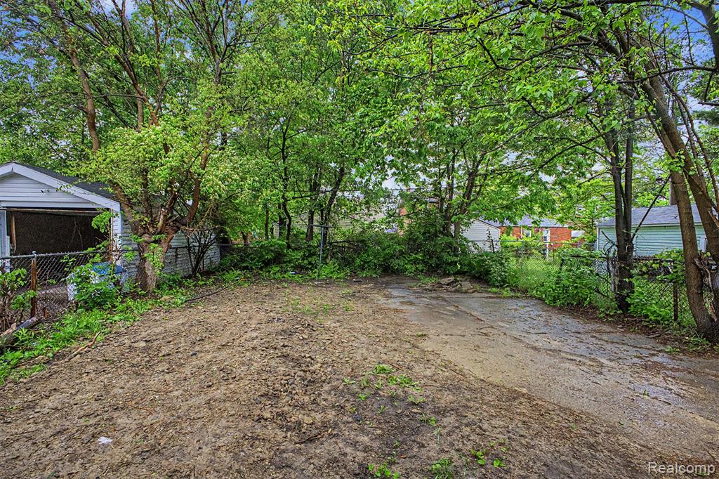 8849 Whitcomb Street, Detroit, MI 48228 — Photo 38