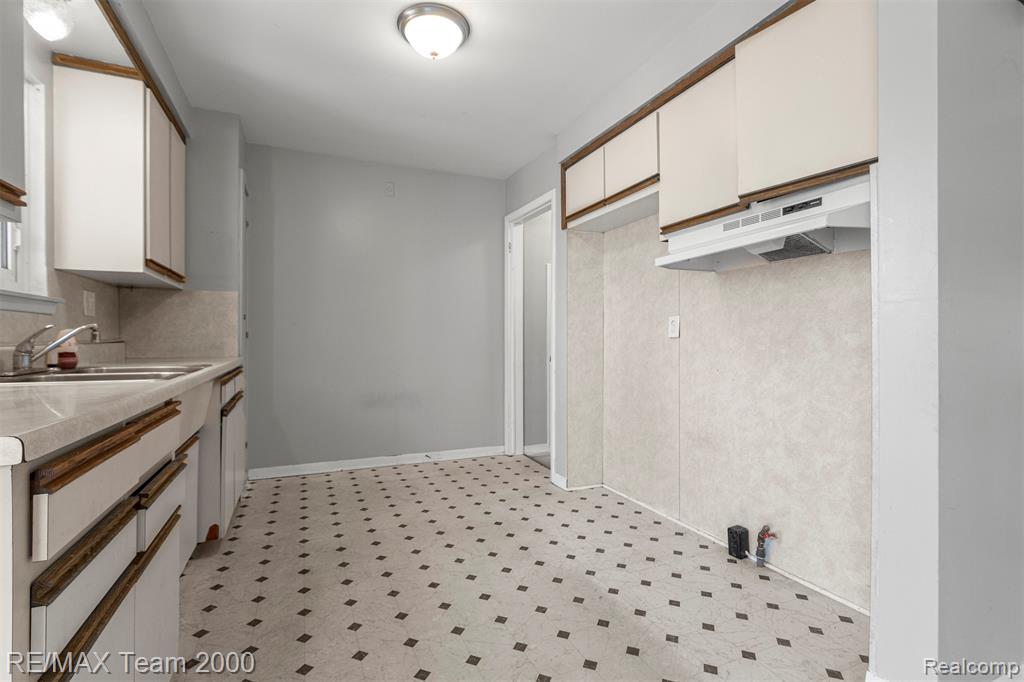19431 STEPHENS, Eastpointe, MI 48021 — Photo 12