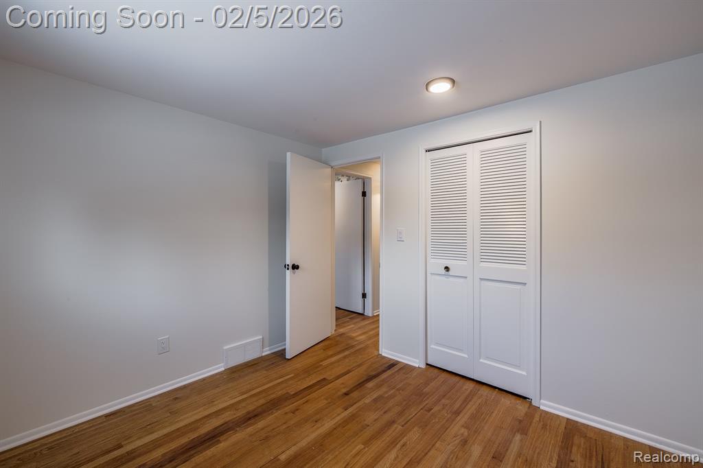 21123 Laurelwood Street, Farmington, MI 48336 — Photo 18