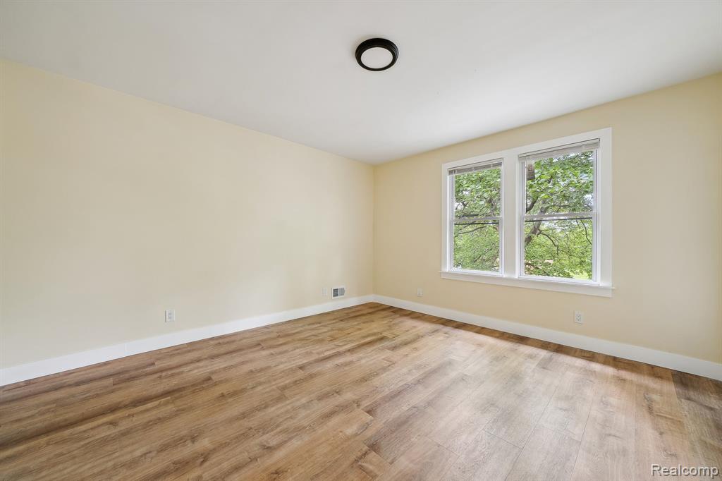 4222 Cadillac Boulevard, Detroit, MI 48214 — Photo 18