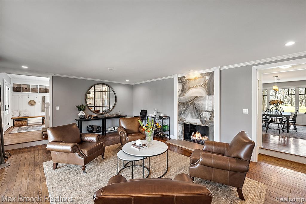 5905 Wing Lake Road, Bloomfield Hills, MI 48301 — Photo 11