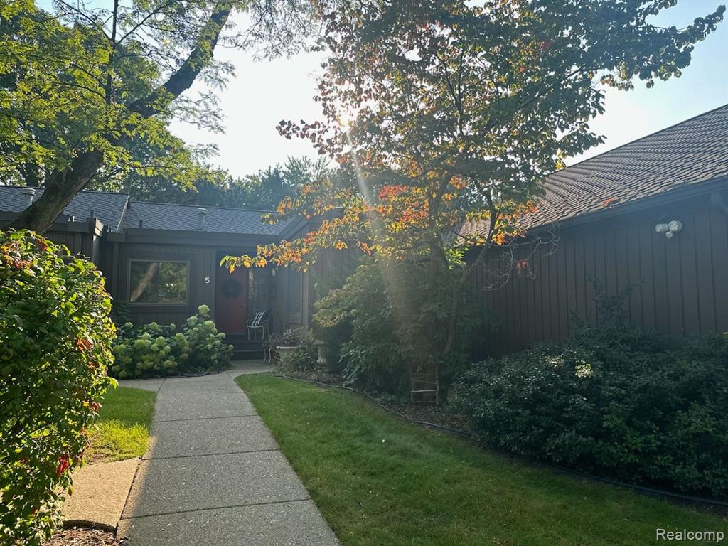 5 EASTBURY, Ann Arbor, MI 48105 — Photo 2